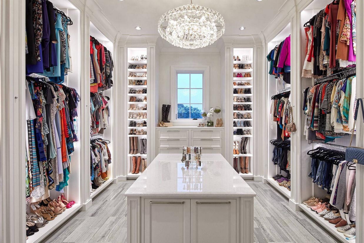 Walk in closet