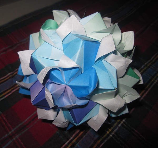 Bloomed Helica Kusudama